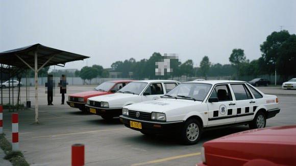 二菱驾校大门