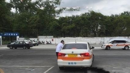 文山秉烈彝族驾校
