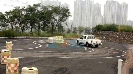 那曲马前驾校