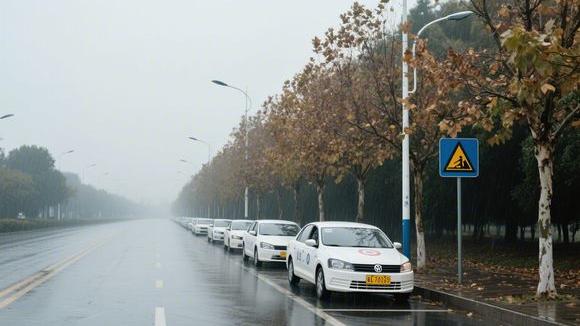 阳光驾校大门